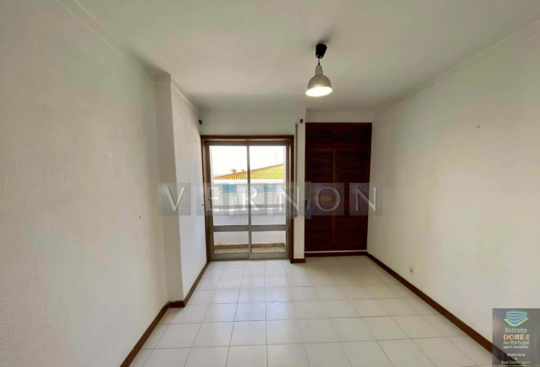 Apartamento T2 para Venda em Portimão Foto 9