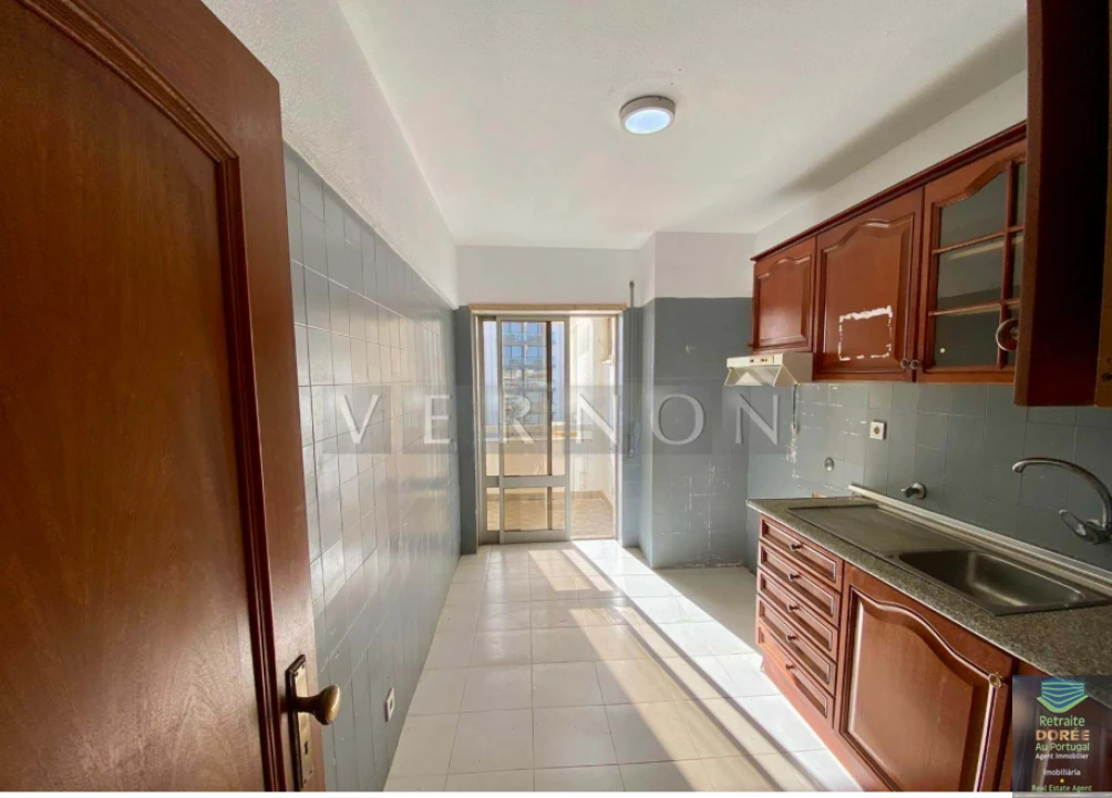 Apartamento T2 para Venda em Portimão Foto 15