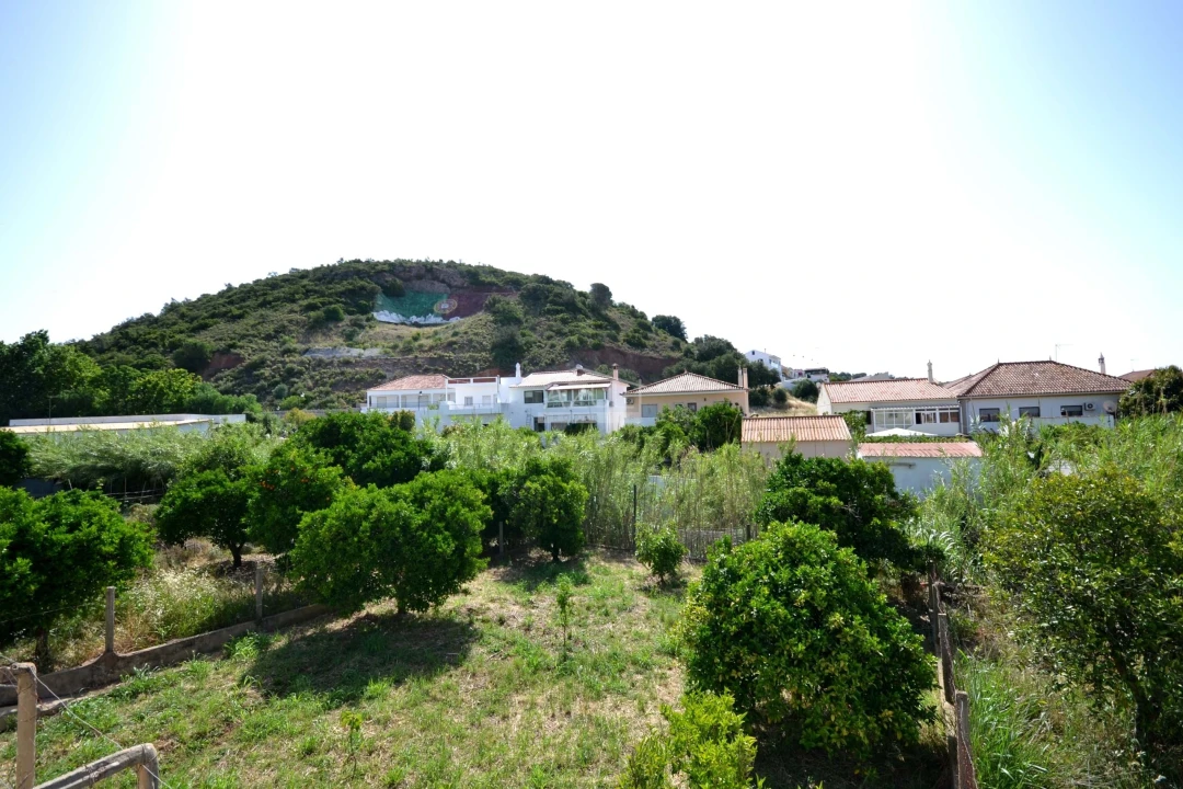 Moradia T4 para Venda em Alte Foto 3