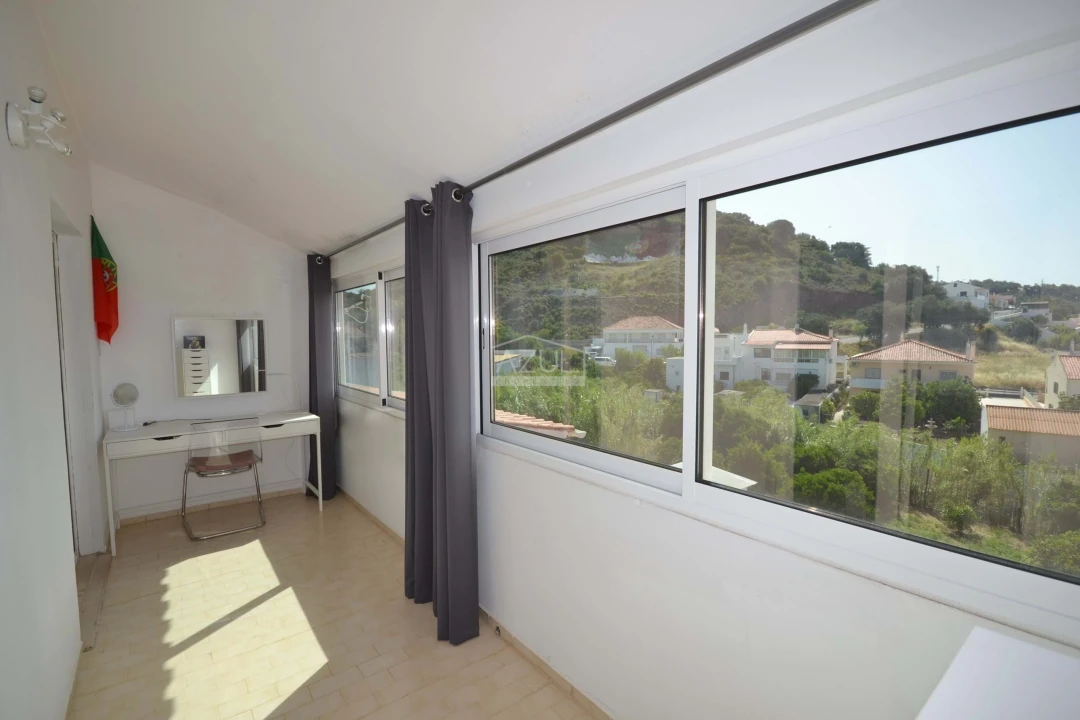Moradia T4 para Venda em Alte Foto 25