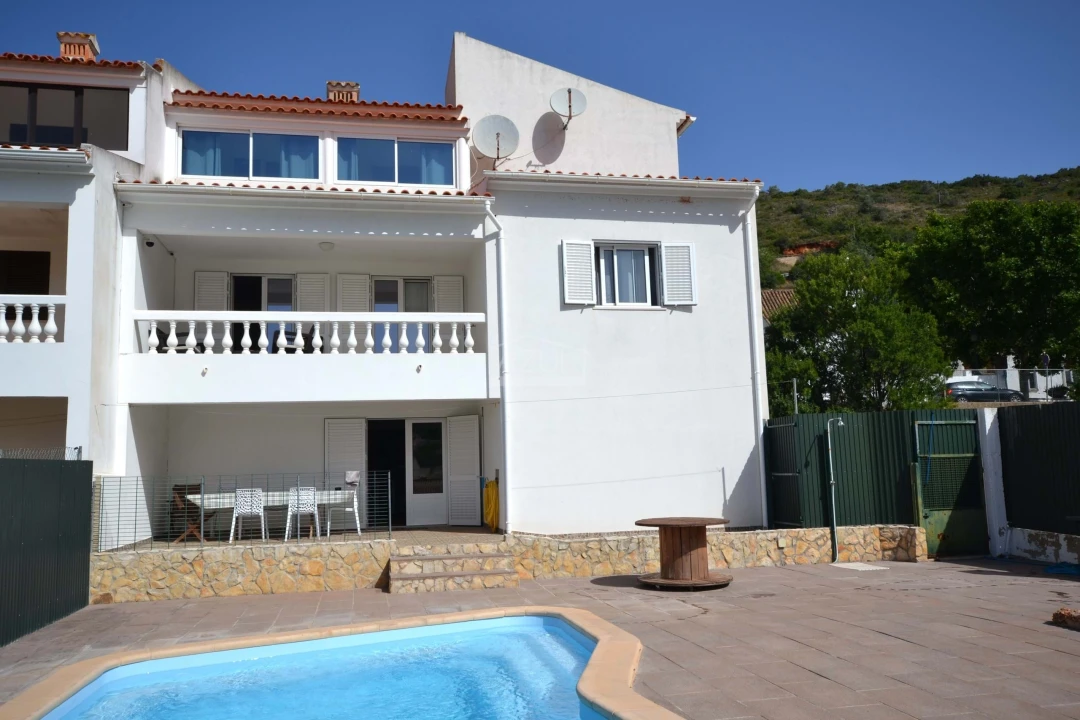 Moradia T4 para Venda em Alte Foto 41