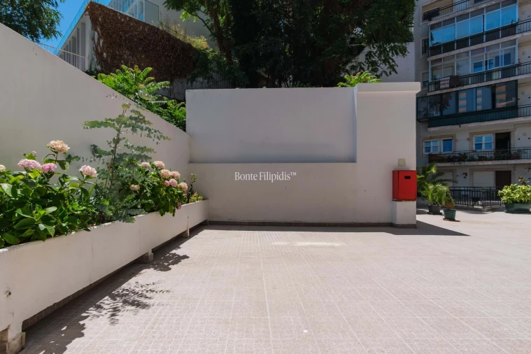 Apartamento T1 para Venda em Santo António Foto 21