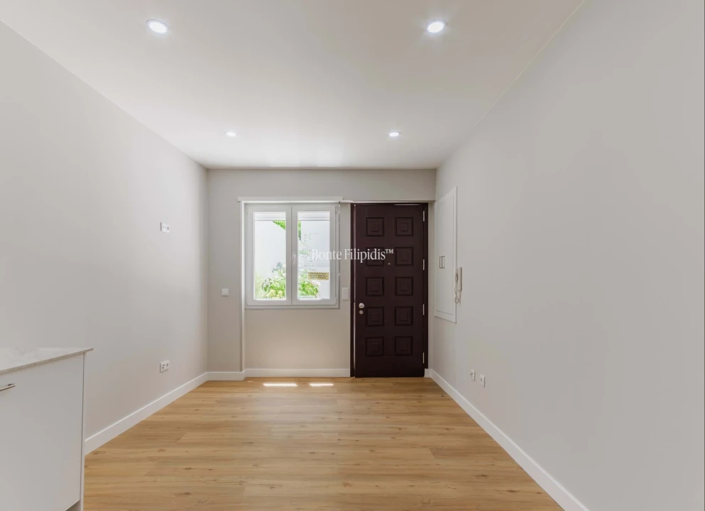 Apartamento T1 para Venda em Santo António Foto 5