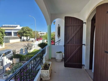 Moradia T5 para Venda em Loule (São Sebastião)