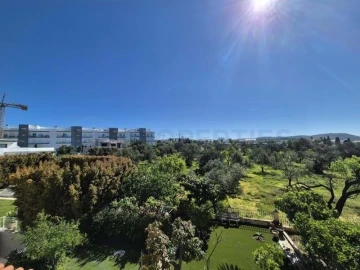 Moradia T5 para Venda em Loule (São Sebastião)