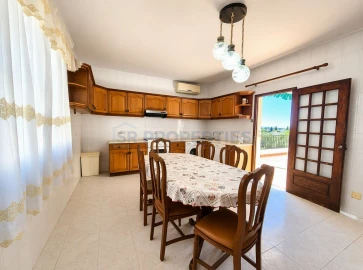 Moradia T5 para Venda em Loule (São Sebastião)