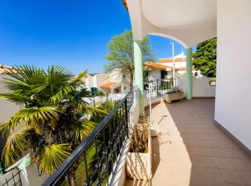 Moradia T5 para Venda em Loule (São Sebastião)