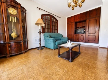 Moradia T5 para Venda em Loule (São Sebastião)