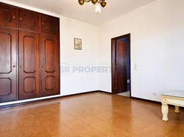 Moradia T5 para Venda em Loule (São Sebastião)