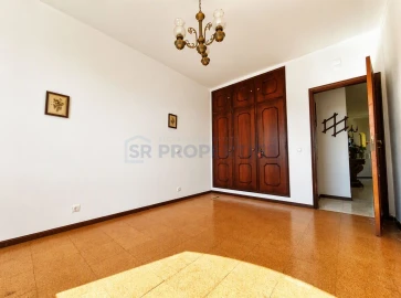 Moradia T5 para Venda em Loule (São Sebastião)