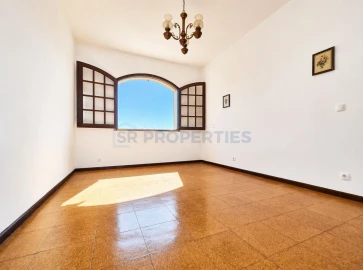 Moradia T5 para Venda em Loule (São Sebastião)