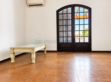 Moradia T5 para Venda em Loule (São Sebastião)