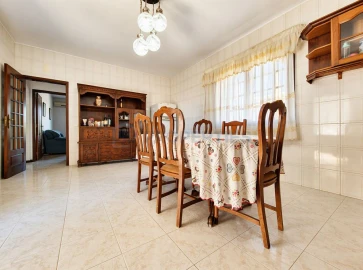Moradia T5 para Venda em Loule (São Sebastião)