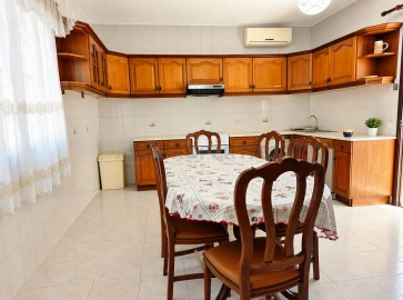 Moradia T5 para Venda em Loule (São Sebastião)