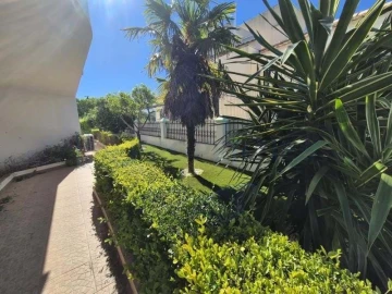 Moradia T5 para Venda em Loule (São Sebastião)
