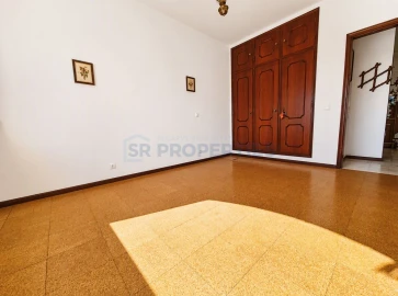 Moradia T5 para Venda em Loule (São Sebastião)