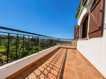 Moradia T5 para Venda em Loule (São Sebastião)