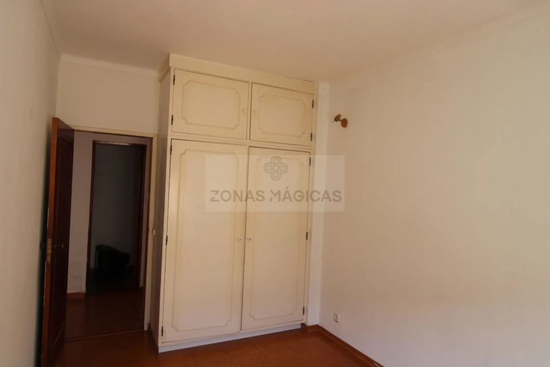 Apartamento T2 para Venda em Portimão Foto 4