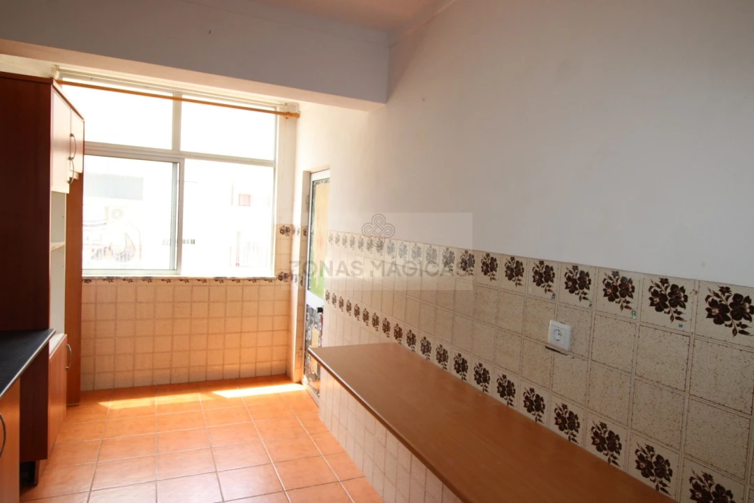 Apartamento T2 para Venda em Portimão Foto 2