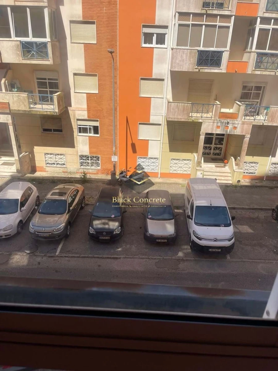 Apartamento T2 para Venda em Algueirão-Mem Martins Foto 24