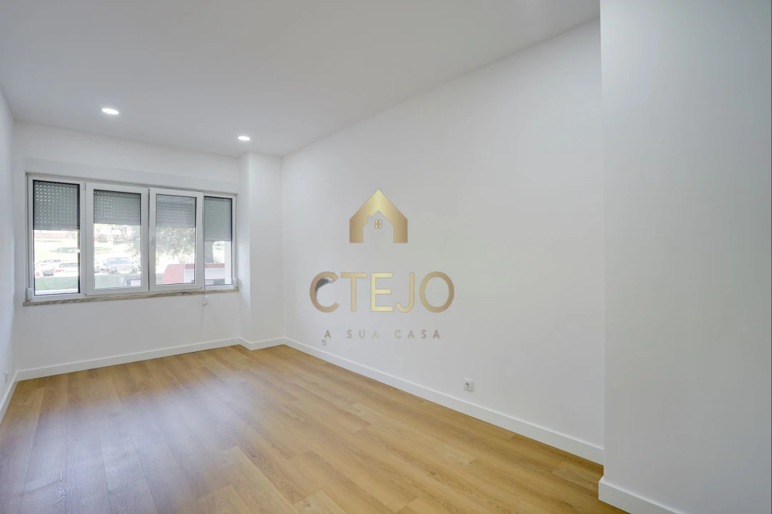 Apartamento T3 para Venda em Santa Iria de Azoia, São João da Talha e Bobadela Foto 19