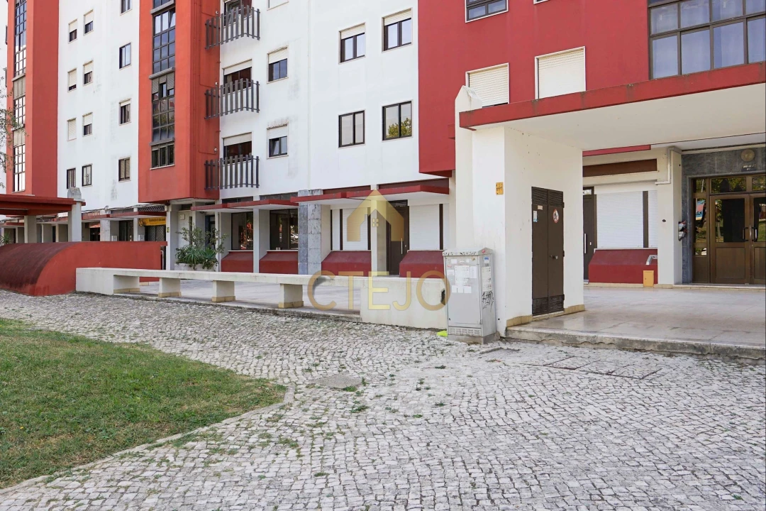 Apartamento T3 para Venda em Santa Iria de Azoia, São João da Talha e Bobadela Foto 41