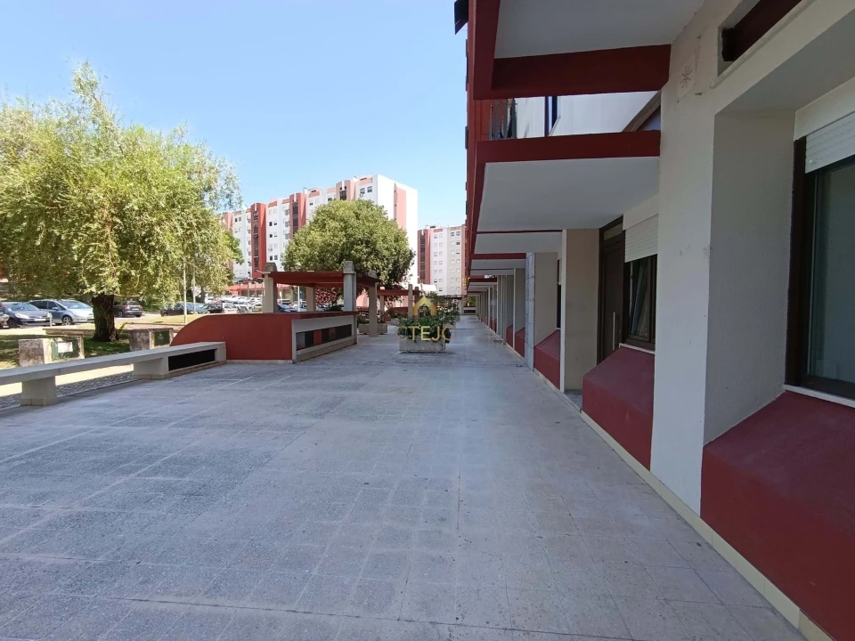 Apartamento T3 para Venda em Santa Iria de Azoia, São João da Talha e Bobadela Foto 23
