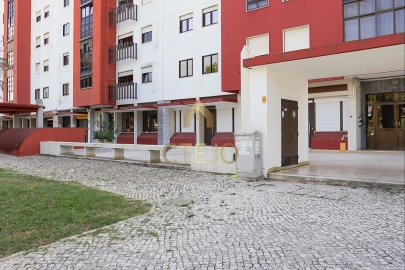 Apartamento T3 para Venda em Santa Iria de Azoia, São João da Talha e Bobadela