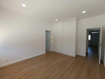 Apartamento T3 para Venda em Santa Iria de Azoia, São João da Talha e Bobadela