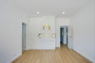 Apartamento T3 para Venda em Santa Iria de Azoia, São João da Talha e Bobadela
