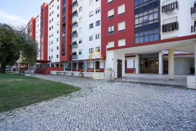 Apartamento T3 para Venda em Santa Iria de Azoia, São João da Talha e Bobadela