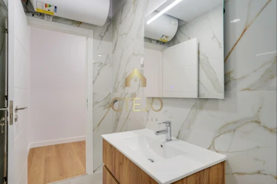 Apartamento T3 para Venda em Santa Iria de Azoia, São João da Talha e Bobadela
