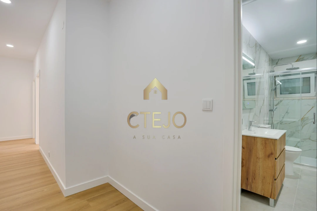 Apartamento T3 para Venda em Santa Iria de Azoia, São João da Talha e Bobadela Foto 35