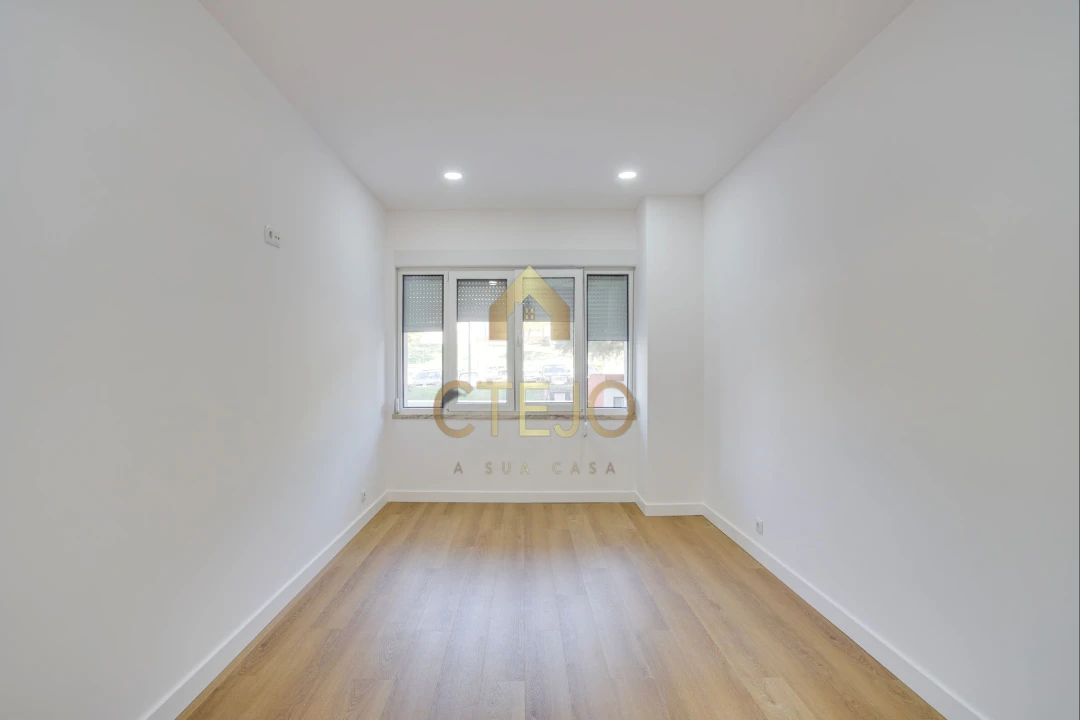 Apartamento T3 para Venda em Santa Iria de Azoia, São João da Talha e Bobadela Foto 17