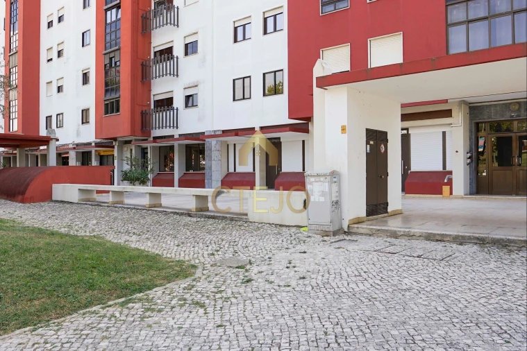 Apartamento T3 para Venda em Santa Iria de Azoia, São João da Talha e Bobadela Foto 41