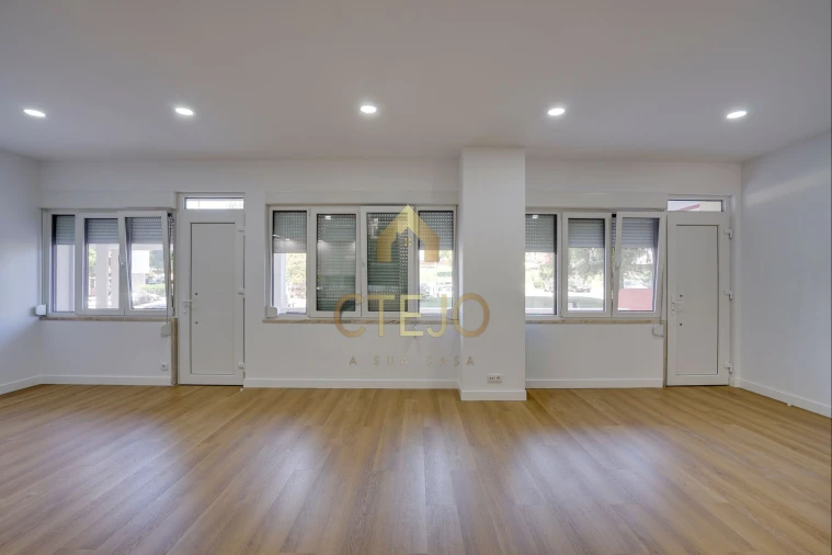 Apartamento T3 para Venda em Santa Iria de Azoia, São João da Talha e Bobadela Foto 9
