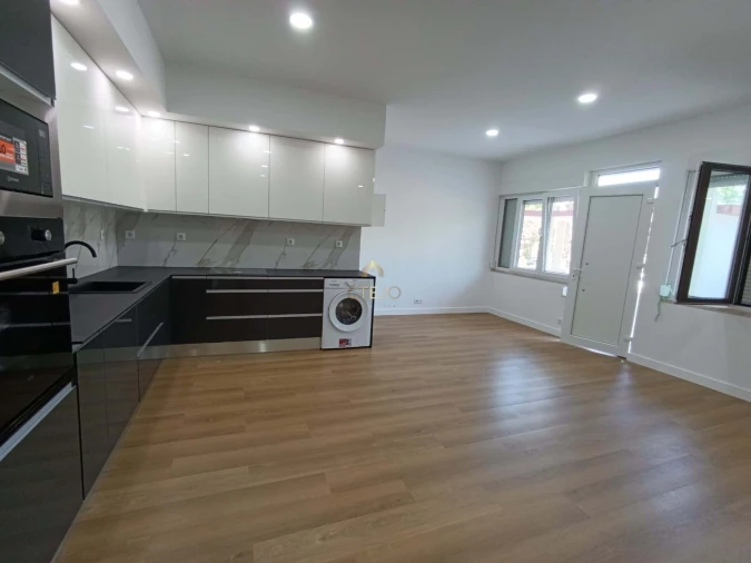 Apartamento T3 para Venda em Santa Iria de Azoia, São João da Talha e Bobadela Foto 3