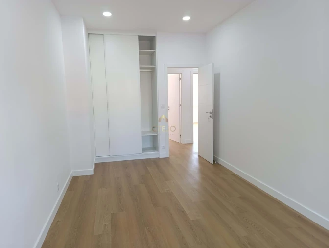 Apartamento T3 para Venda em Santa Iria de Azoia, São João da Talha e Bobadela Foto 17