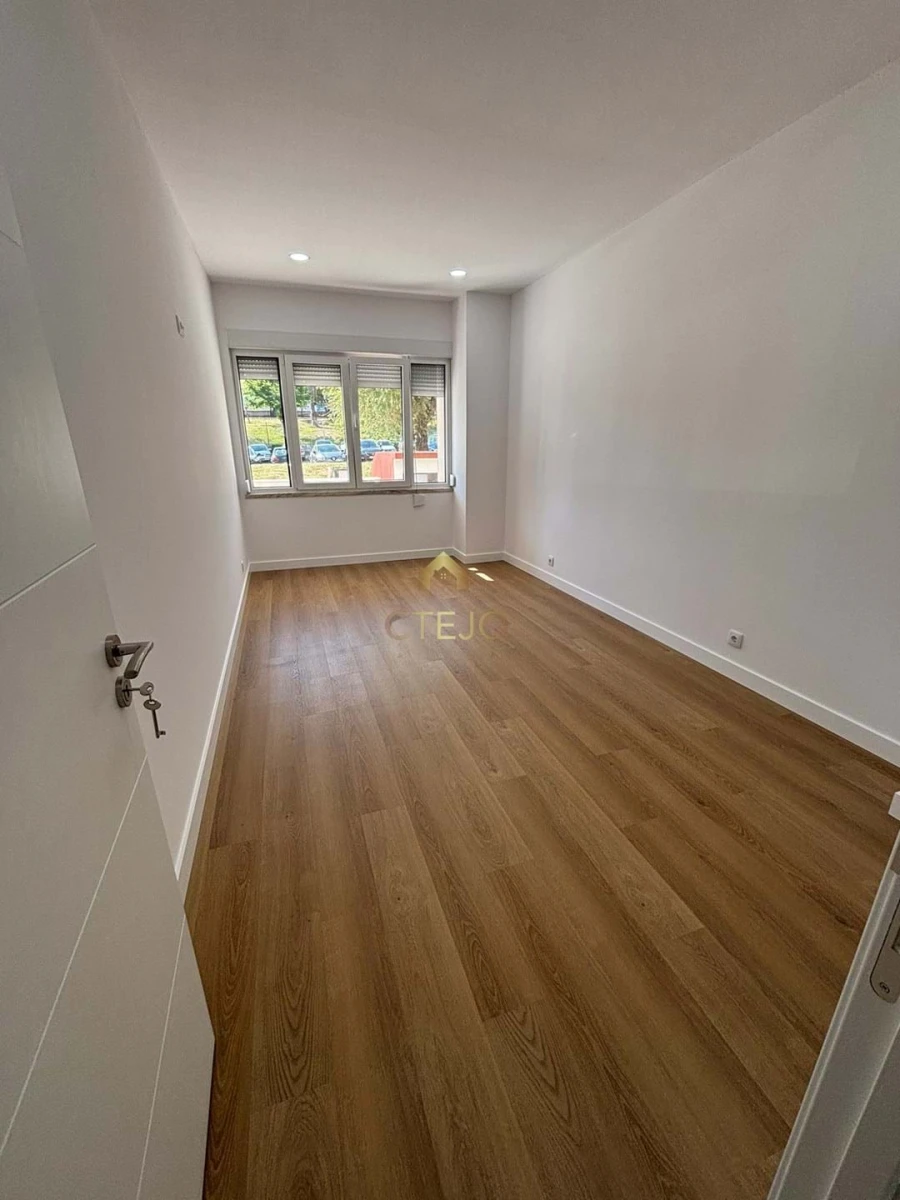 Apartamento T3 para Venda em Santa Iria de Azoia, São João da Talha e Bobadela Foto 13