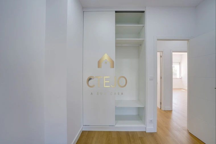 Apartamento T3 para Venda em Santa Iria de Azoia, São João da Talha e Bobadela Foto 18