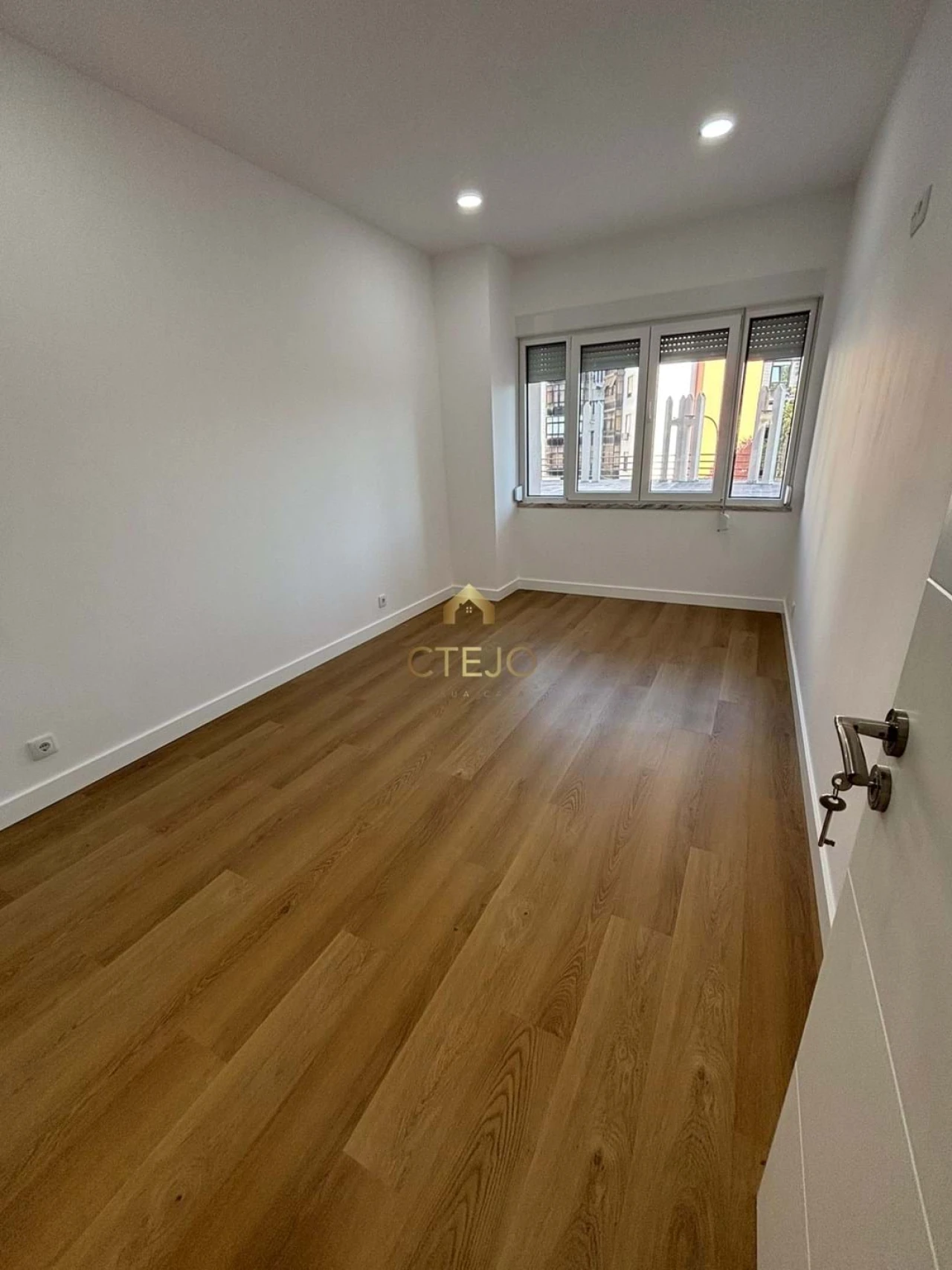 Apartamento T3 para Venda em Santa Iria de Azoia, São João da Talha e Bobadela Foto 8