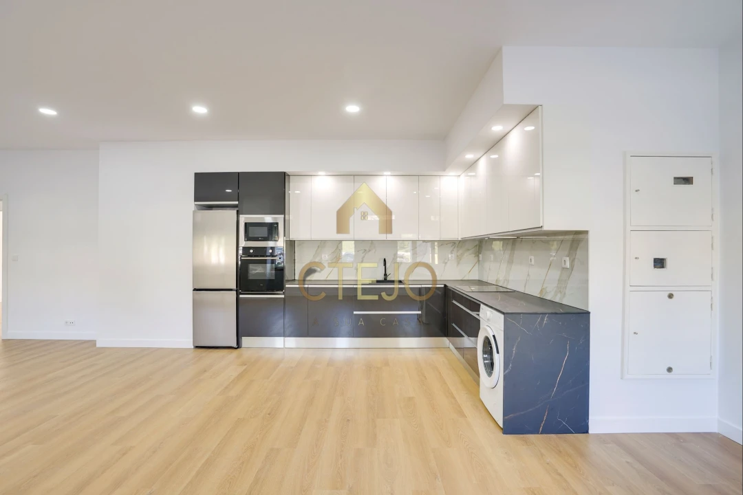 Apartamento T3 para Venda em Santa Iria de Azoia, São João da Talha e Bobadela Foto 8