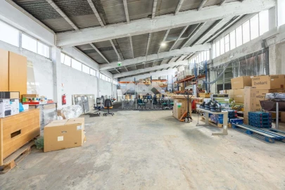 Armazém para Venda em Matosinhos e Leça da Palmeira