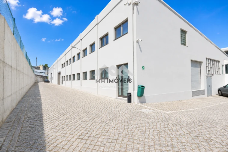 Armazém para Venda em Matosinhos e Leça da Palmeira Foto 2