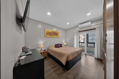 Apartamento T3 para Venda em Oeiras e São Julião da Barra, Paço de Arcos e Caxias