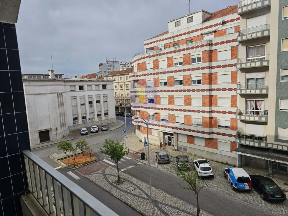 Apartamento T2 para Arrendamento em Caldas da Rainha - Santo Onofre e Serra do Bouro Foto 2