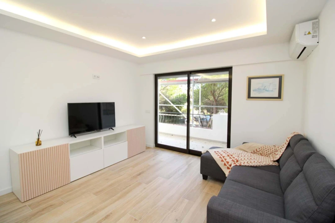 Apartamento T2 para Arrendamento em Albufeira e Olhos de Água Foto 3