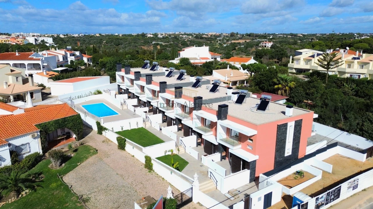 Moradia T2 para Venda em Albufeira e Olhos de Água Foto 34
