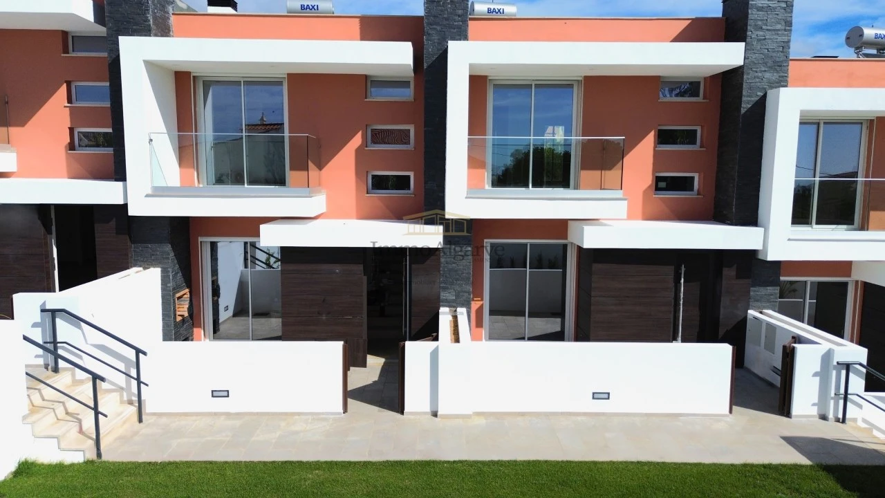 Moradia T2 para Venda em Albufeira e Olhos de Água Foto 33