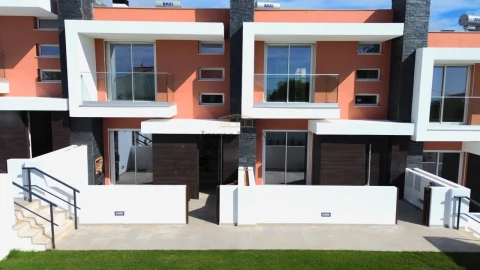 Moradia T2 para Venda em Albufeira e Olhos de Água